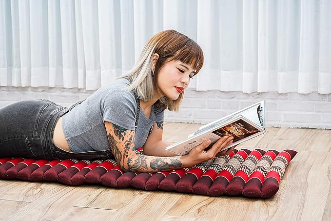 Leewadee - Foldable Floor Mattress - Japanese Roll Up Futon -Trifold Tatami Mat- Guest Floor Bed - Camping Mattress - Thai Massage Mat, Kapok Filled, 75 x 20 inches, Red - Bloomnest