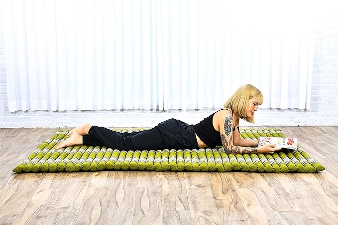 Leewadee - Foldable Floor Mattress - Japanese Roll Up Futon -Trifold Tatami Mat- Guest Floor Bed - Camping Mattress - Thai Massage Mat, Kapok Filled, 75 x 57 inches, Green - Bloomnest