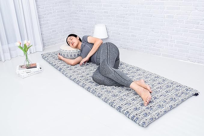 Leewadee - Foldable Floor Mattress - Japanese Roll Up Futon -Trifold Tatami Mat- Guest Floor Bed - Camping Mattress - Thai Massage Mat, Kapok Filled, 75 x 28 inches, Blue White - Bloomnest