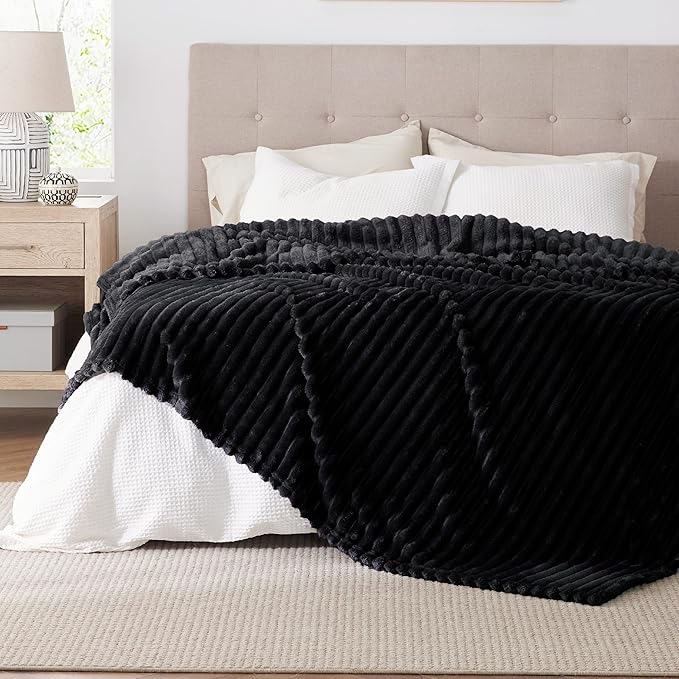 Bedsure GentleSoft Black Blanket Full Size for Bed - Cozy Soft Blankets for Women, Cute Large Fleece Throws for Girls, 84x90 Inches - Bloomnest