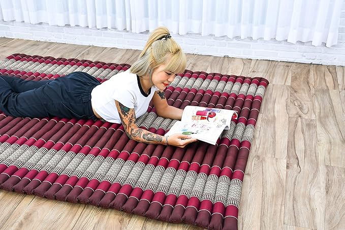 Leewadee - Foldable Floor Mattress - Japanese Roll Up Futon -Trifold Tatami Mat- Guest Floor Bed - Camping Mattress - Thai Massage Mat, Kapok Filled, 75 x 57 inches, Brown Red - Bloomnest