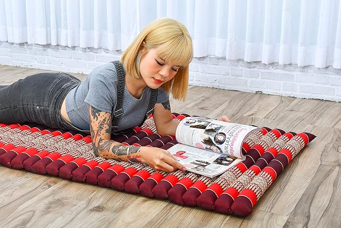 Leewadee - Foldable Floor Mattress - Japanese Roll Up Futon -Trifold Tatami Mat- Guest Floor Bed - Camping Mattress - Thai Massage Mat, Kapok Filled, 75 x 28 inches, Red - Bloomnest