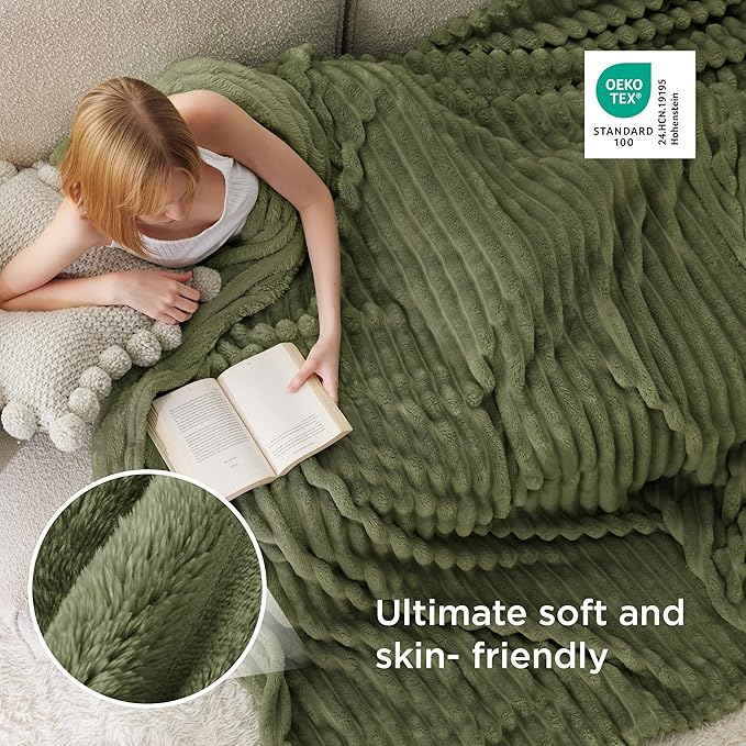 Bedsure GentleSoft Full Blanket for Couch - Cozy Soft Blankets for Women, Cute Small Fleece Throws for Girls, Birthday Gifts for Women Decor Gifts, Moss, 84x90 Inches - Bloomnest