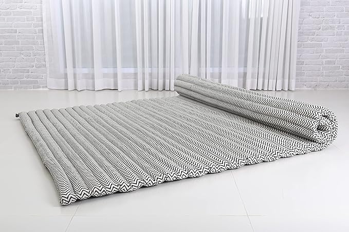 Leewadee - Foldable Floor Mattress - Japanese Roll Up Futon -Trifold Tatami Mat- Guest Floor Bed - Camping Mattress - Thai Massage Mat, Kapok Filled, 75 x 57 inches, Black White - Bloomnest