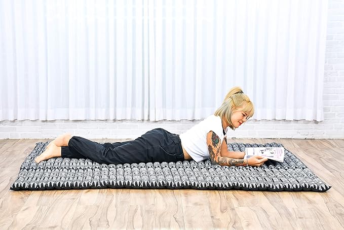 Leewadee - Foldable Floor Mattress - Japanese Roll Up Futon -Trifold Tatami Mat- Guest Floor Bed - Camping Mattress - Thai Massage Mat, Kapok Filled, 75 x 57 inches, Black - Bloomnest