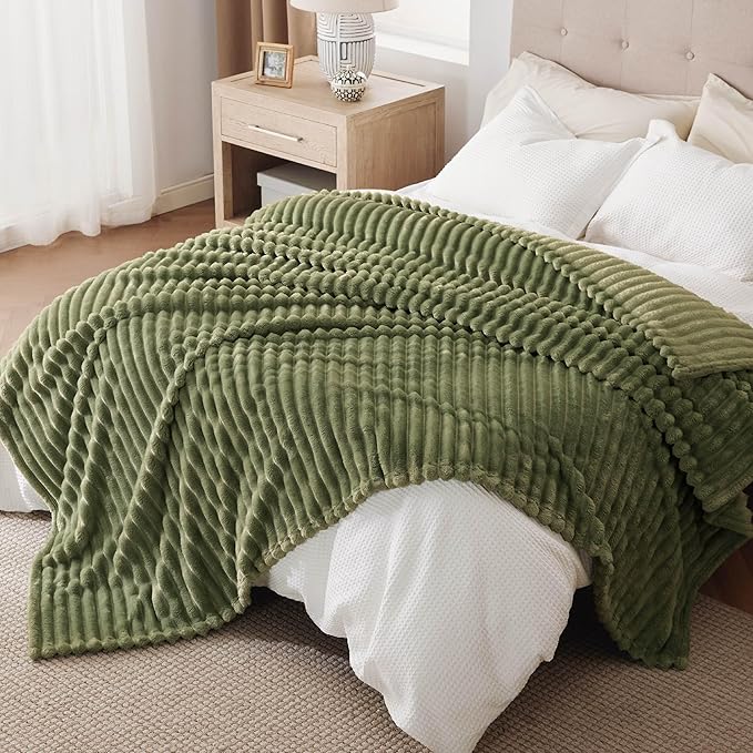 Bedsure GentleSoft Moss Fleece Queen Blanket for Couch - Cozy Soft Blankets for Women, Cute Small Throws for Girls, 90x90 Inches - Bloomnest