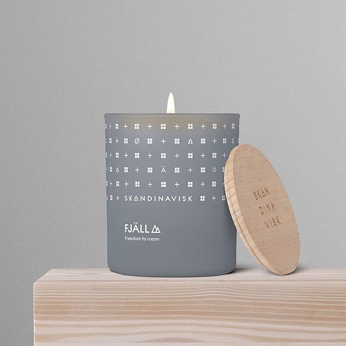 Skandinavisk FJÄLL 'Highland' Scented Candle. Fragrance Notes: Heather and Thyme, Ground Berries and Leaf Sap. 7.0 oz. - Bloomnest