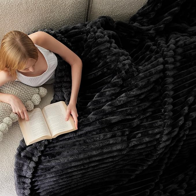 Bedsure GentleSoft Black Blanket Full Size for Bed - Cozy Soft Blankets for Women, Cute Large Fleece Throws for Girls, 84x90 Inches - Bloomnest